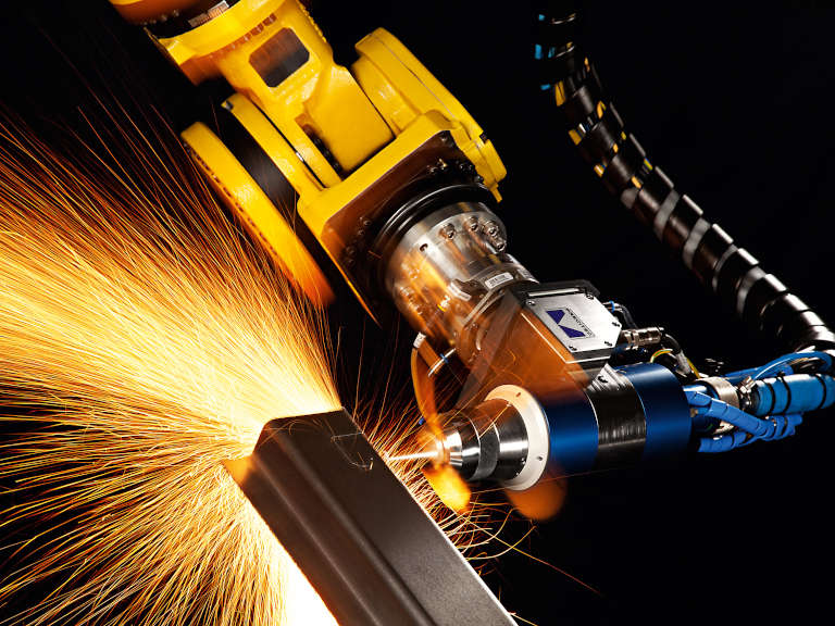  Laser cutting applications Linking robots 3D